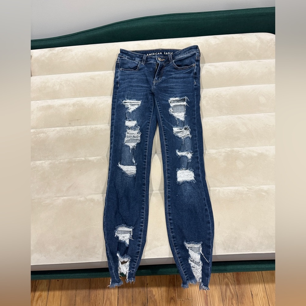 FEMALE American eagle blue jeans